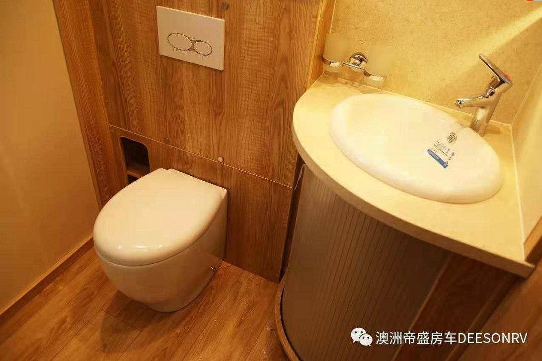 帝盛 经典系列-10米商务款 营地拖挂房车(图6)